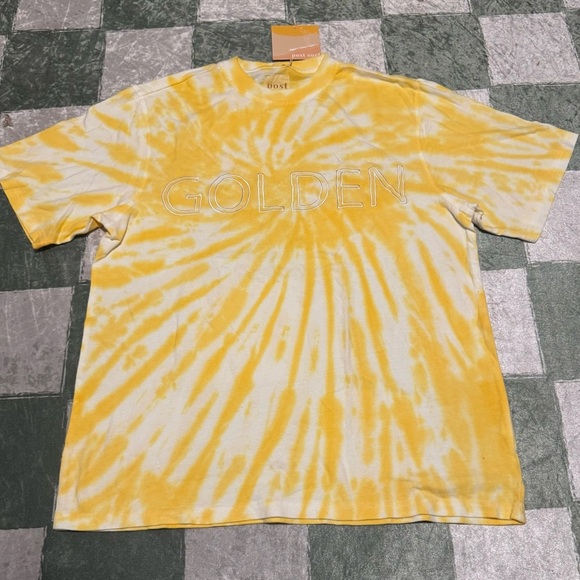 NWT Yellow Tie-Dye T-Shirt with 'GOLDEN' Embroidery Size S - Picture 1 of 7